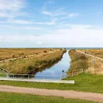 ספינת מלון Bright Base With Coastal Access ריבניץ-דאמגארטן