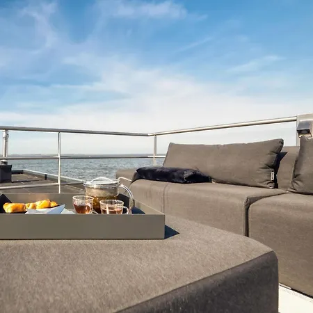 Botel Hausboot Am Saaler Bodden, Ribnitz-Damgarten
