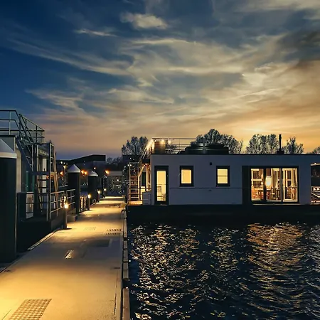 Hausboot Am Saaler Bodden, * Ribnitz-Damgarten