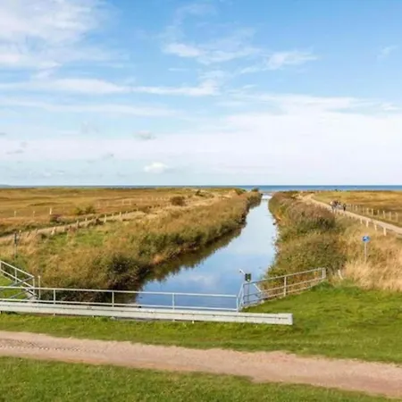 Hotel en barco Bright Base With Coastal Access Ribnitz-Damgarten